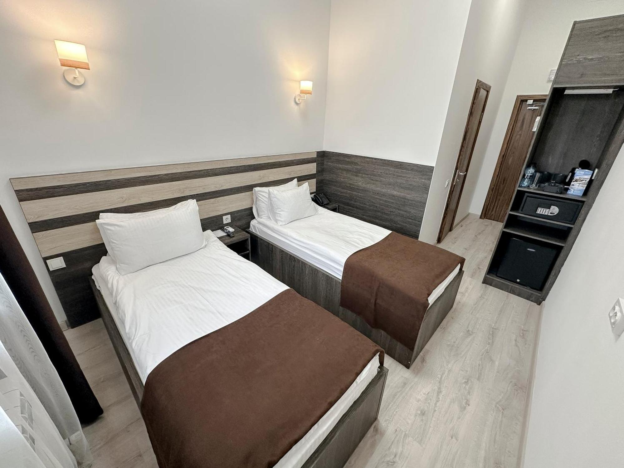 Infinity Plaza Hotel Atyraū Eksteriør billede
