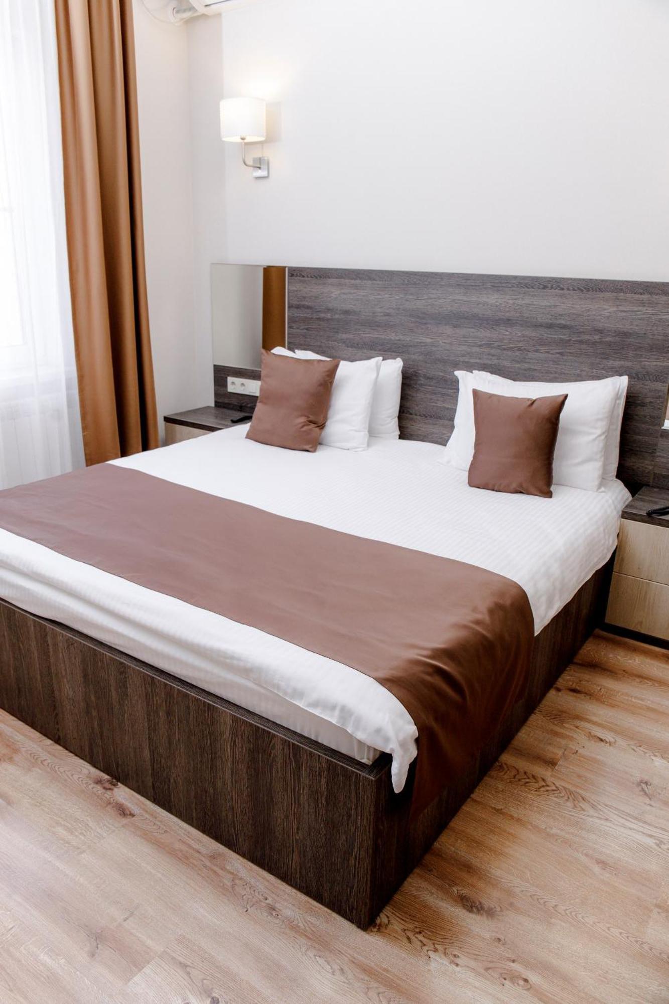 Infinity Plaza Hotel Atyraū Eksteriør billede
